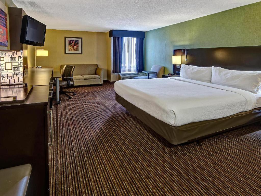 Clarion Hotel & Suites Conference Center Memphis Airport Esterno foto