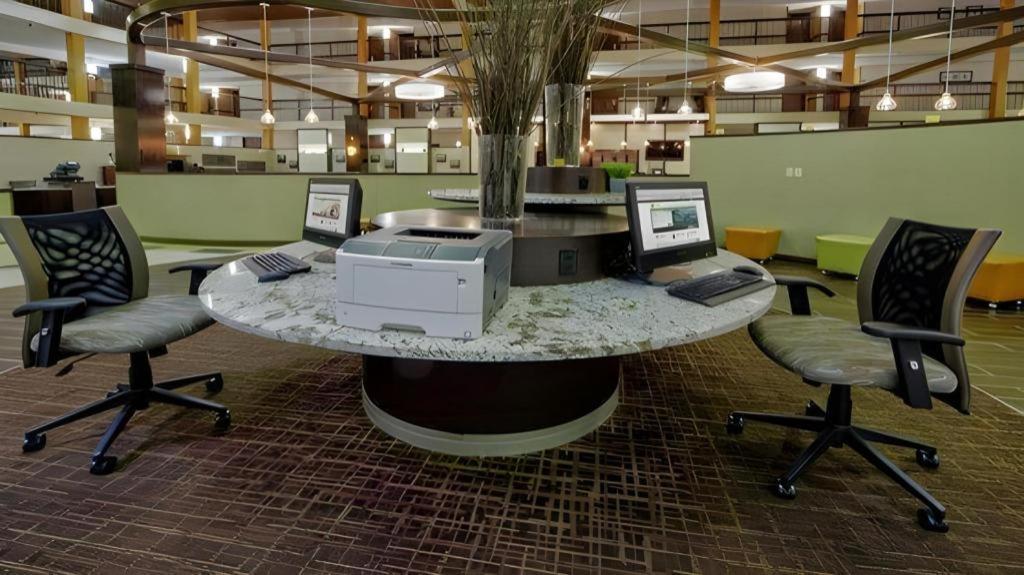 Clarion Hotel & Suites Conference Center Memphis Airport Esterno foto