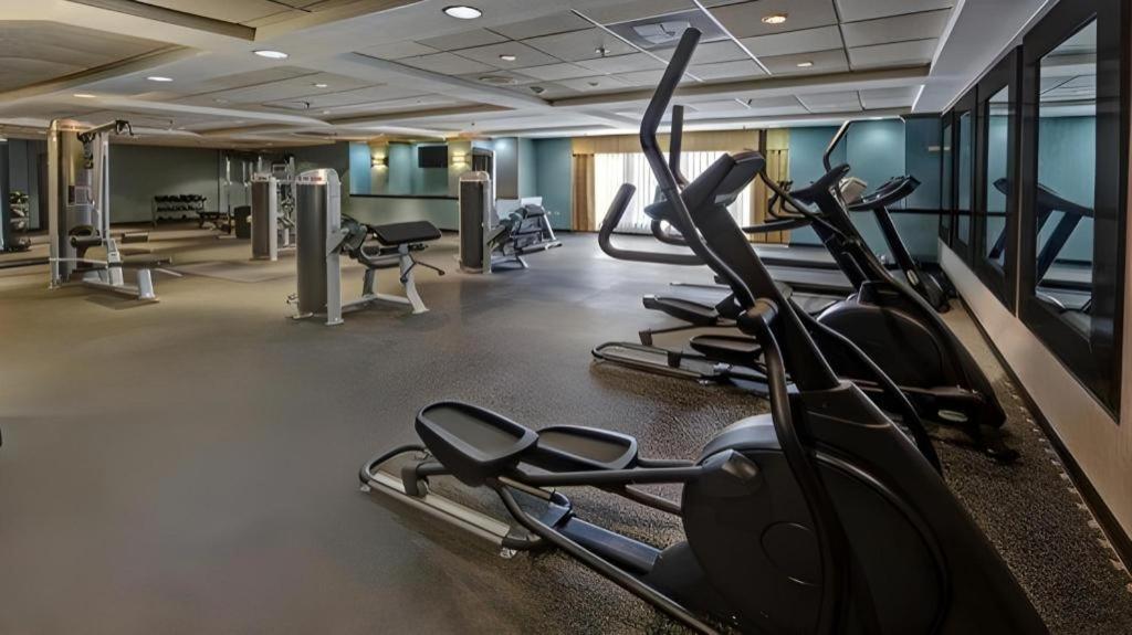 Clarion Hotel & Suites Conference Center Memphis Airport Esterno foto