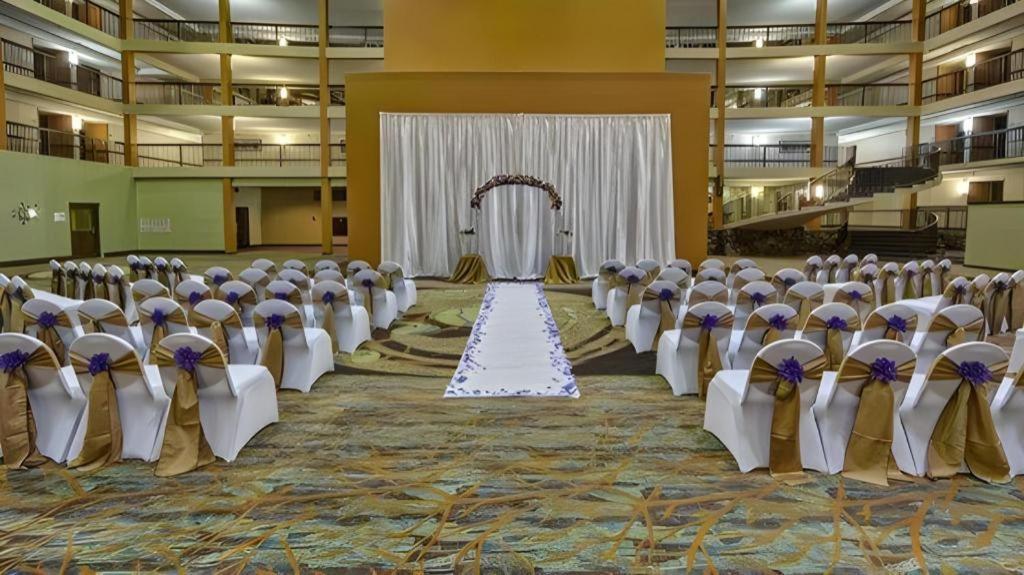 Clarion Hotel & Suites Conference Center Memphis Airport Esterno foto