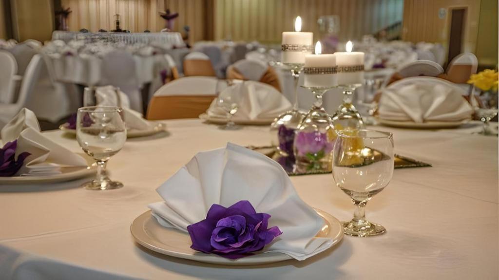Clarion Hotel & Suites Conference Center Memphis Airport Esterno foto