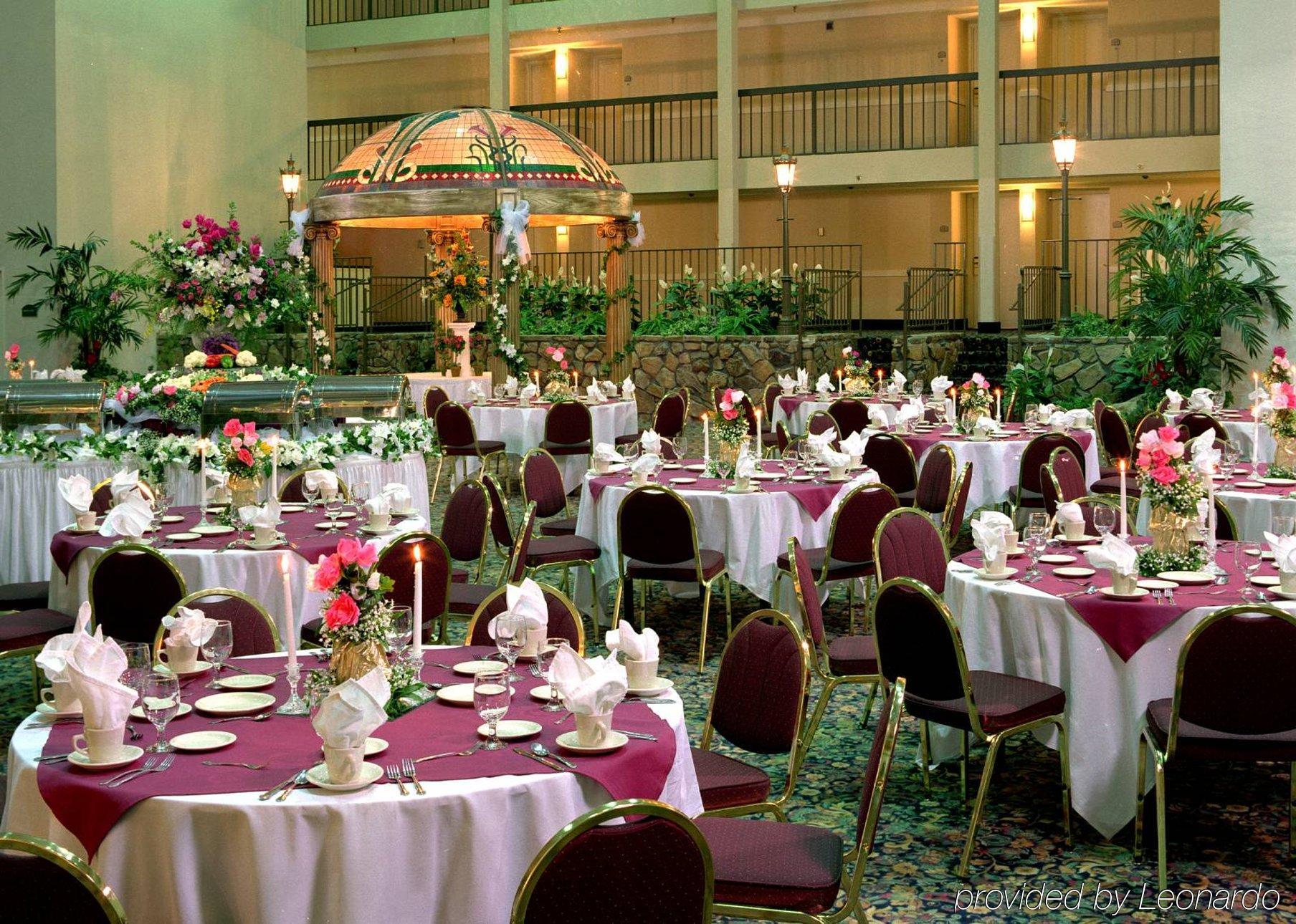 Clarion Hotel & Suites Conference Center Memphis Airport Esterno foto