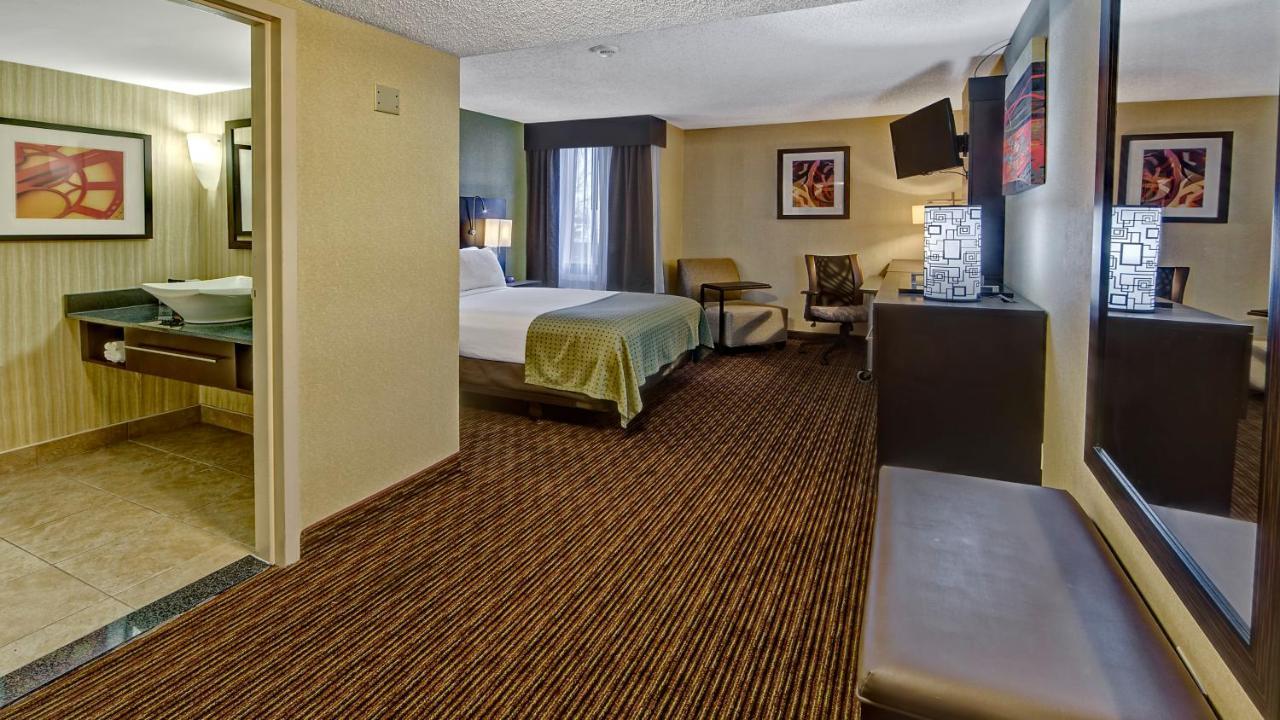 Clarion Hotel & Suites Conference Center Memphis Airport Esterno foto