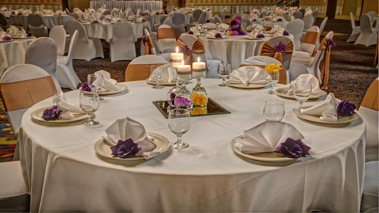 Clarion Hotel & Suites Conference Center Memphis Airport Esterno foto